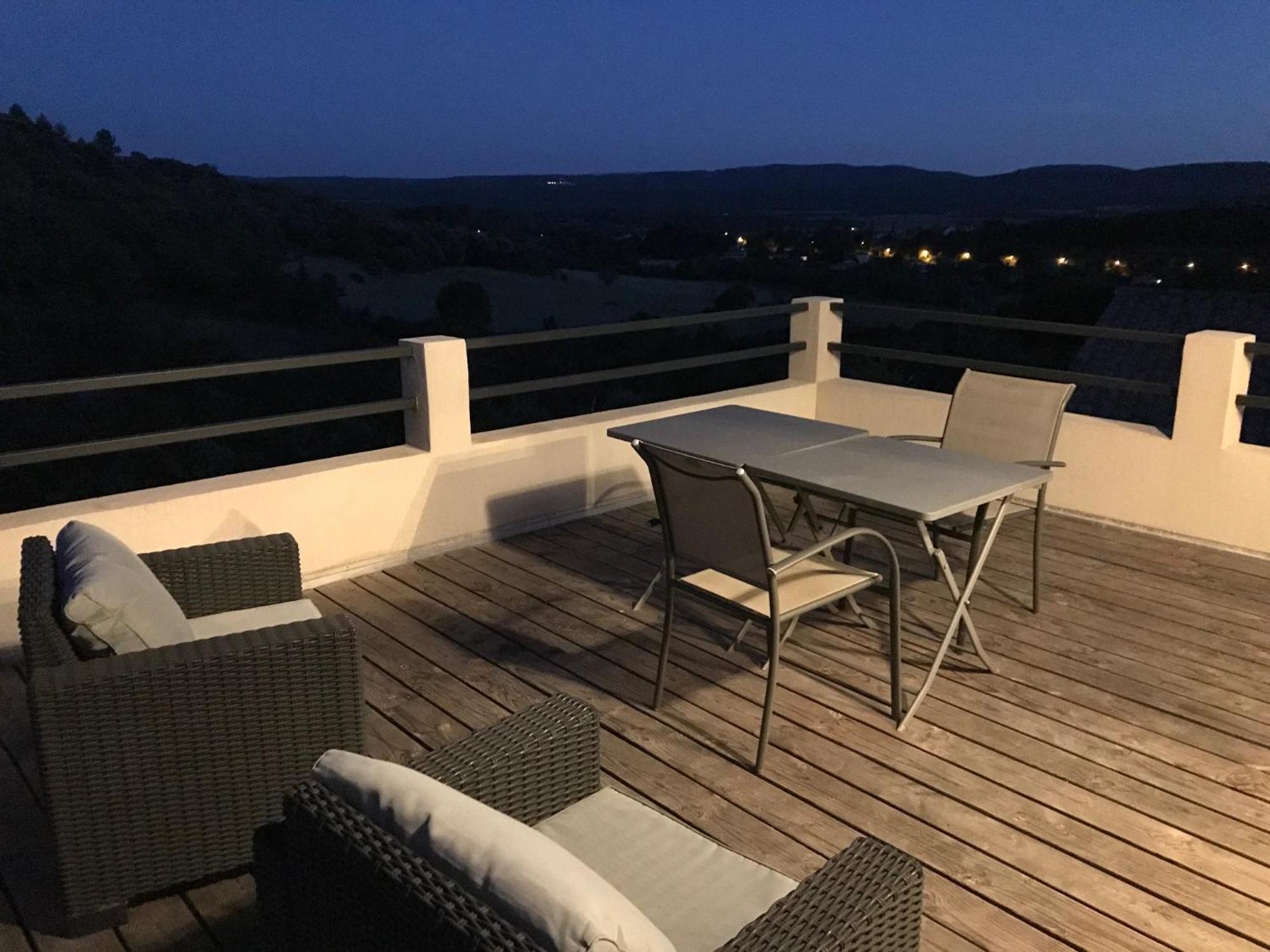 Au Calme, Grande Terrasse Avec Vue Vallee Apartment *